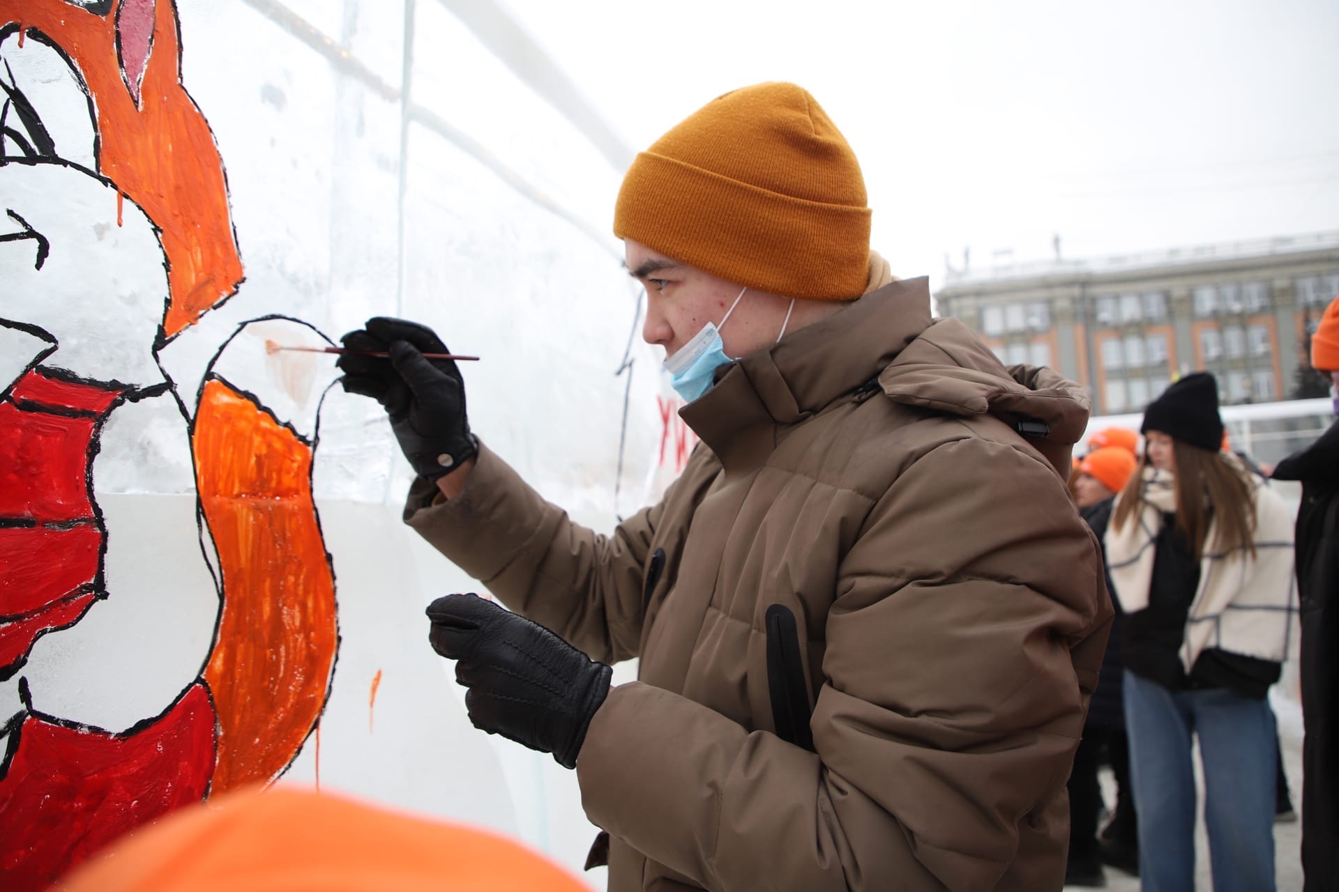 2015 года вступил в. Ледовое граффити Екатеринбург. Ледяное граффити. Новогоднее граффити 2022. Конкурс граффити 2022 Челябинск.